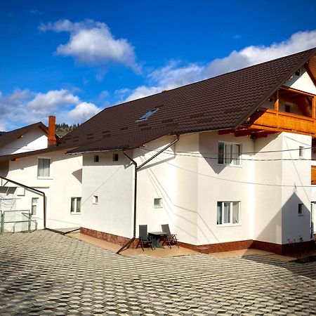 Pensiunea Casa-Stefanel Sadová Extérieur photo