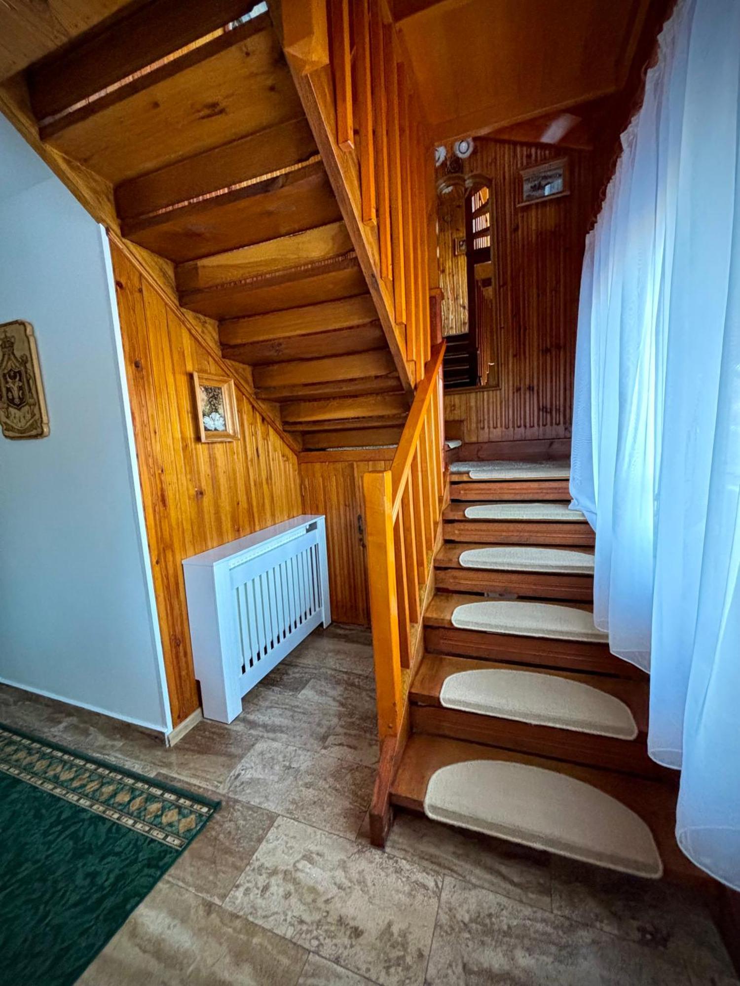 Pensiunea Casa-Stefanel Sadová Extérieur photo